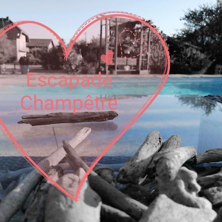 Escapade Champetre Bed and Breakfast Hauteville-sur-Fier Exteriör bild